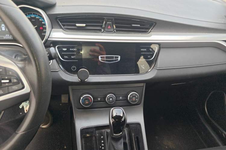 Used Geely Auto Emgrand 2020 1.5L CVT Comfort Model Audio And AC Panel