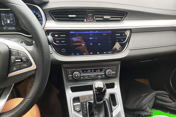 Used Geely Auto Emgrand 2020 1.5L CVT Luxury Model Audio And AC Panel