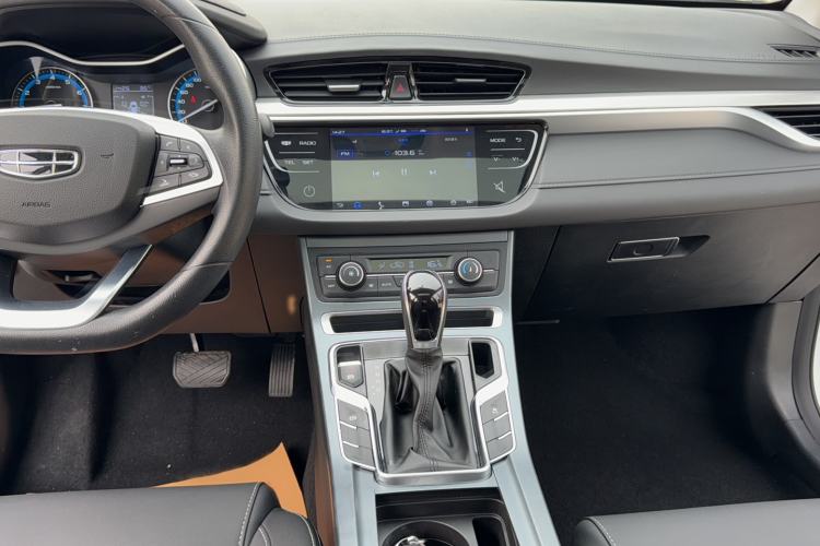 Used Geely Auto Emgrand 2020 1.5L CVT Luxury Model Audio And AC Panel