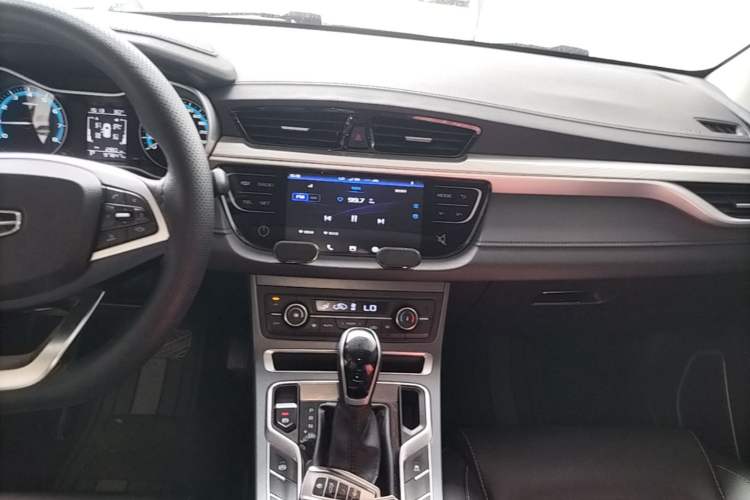 Used Geely Auto Emgrand 2020 1.5L CVT Luxury Model Audio And AC Panel