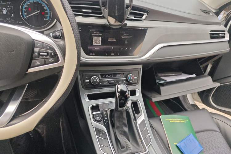Used Geely Auto Emgrand 2020 1.5L CVT Luxury Model Audio And AC Panel