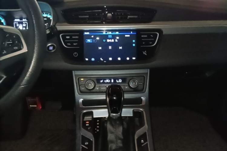 Used Geely Auto Emgrand 2020 1.5L CVT Luxury Model Audio And AC Panel
