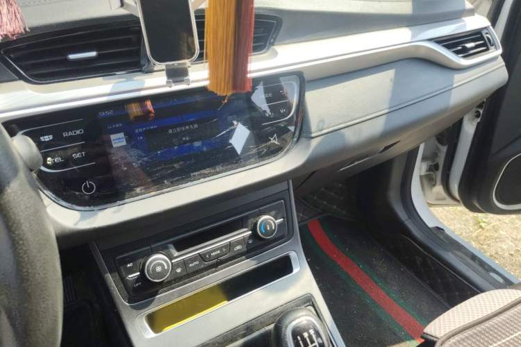 Used Geely Auto Emgrand 2020 1.5L Manual Luxury Model Audio And AC Panel