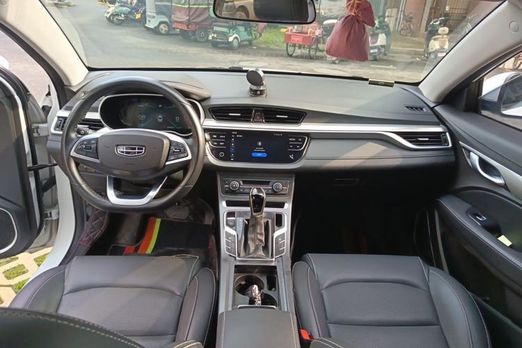 Used Geely Auto Emgrand 2020 1.5L CVT Upward Version Center Console