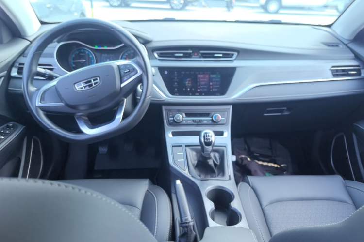 Used Geely Auto Emgrand 2020 1.5L Manual Luxury Model Center Console