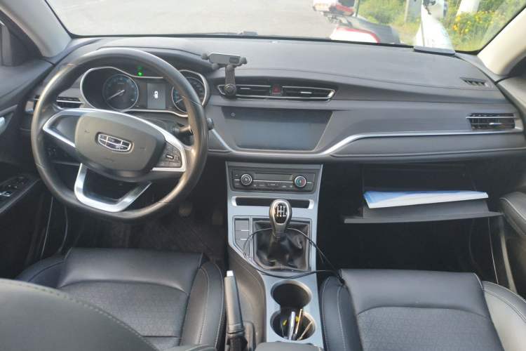 Used Geely Auto Emgrand 2020 1.5L Manual Upward Edition Center Console