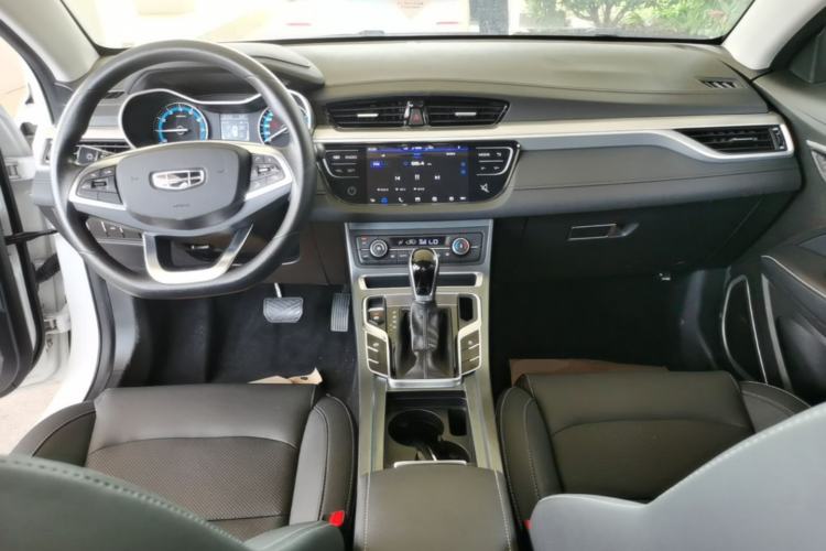 Used Geely Auto Emgrand 2020 1.5L CVT Luxury Model Center Console