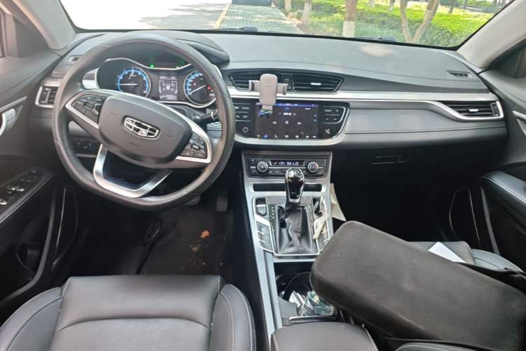 Used Geely Auto Emgrand 2020 1.5L CVT Luxury Model Center Console