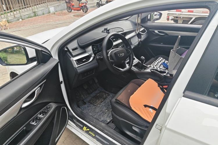 Used Geely Auto Emgrand 2020 1.5L Manual Luxury Model Driver Seat