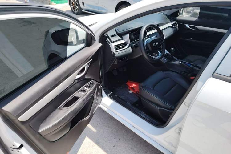 Used Geely Auto Emgrand 2020 1.5L Manual Comfort Version Driver Seat
