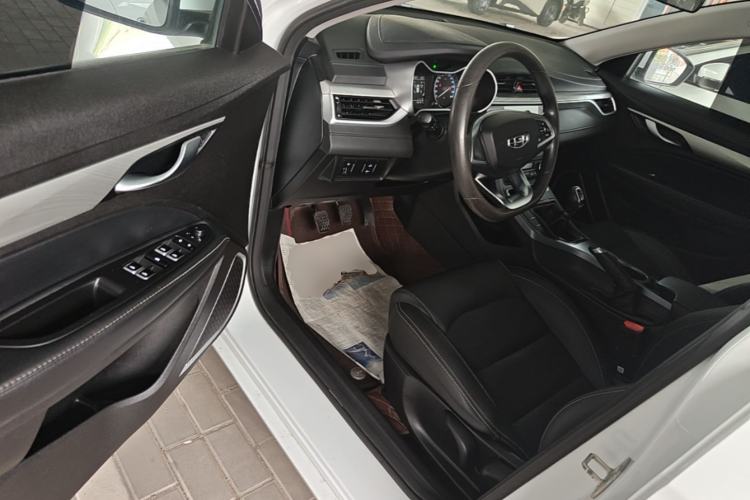 Used Geely Auto Emgrand 2020 1.5L Manual Luxury Model Driver Seat