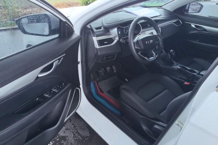 Used Geely Auto Emgrand 2020 1.5L Manual Comfort Version Driver Seat