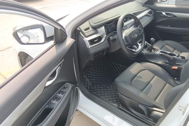Used Geely Auto Emgrand 2020 1.5L Manual Luxury Model Driver Seat