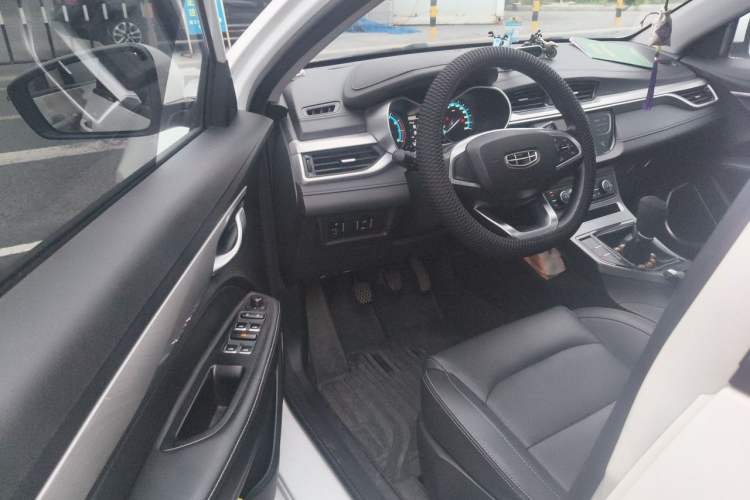 Used Geely Auto Emgrand 2020 1.5L Manual Luxury Model Driver Seat