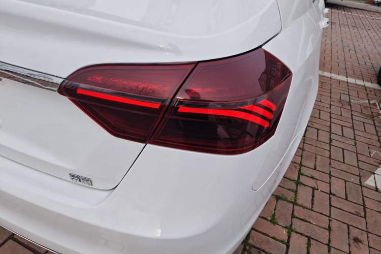 Used Geely Auto Emgrand 2020 1.5L CVT Upward Version Exterior 3