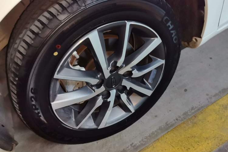 Used Geely Auto Emgrand 2020 1.5L CVT Upward Version Exterior 4