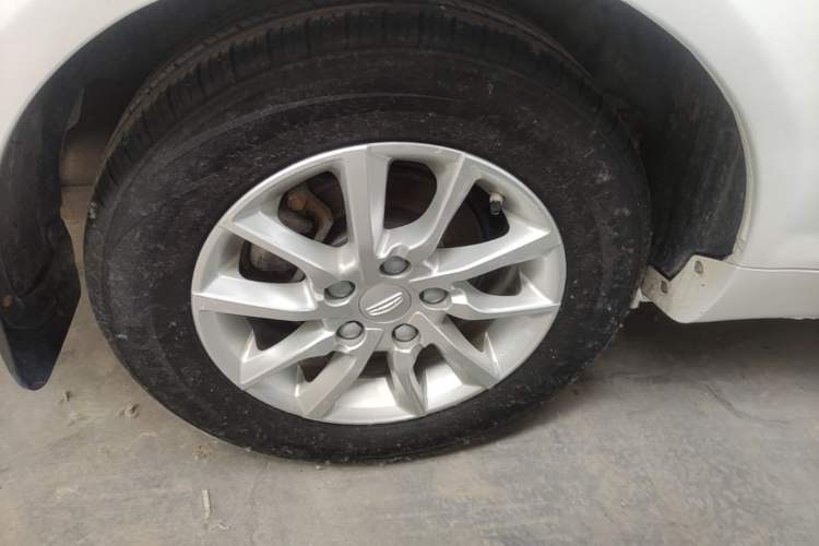Used Geely Auto Emgrand 2020 1.5L Manual Luxury Model Exterior 5
