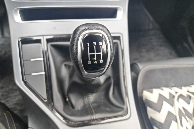 Used Geely Auto Emgrand 2020 1.5L Manual Luxury Model Gear Lever
