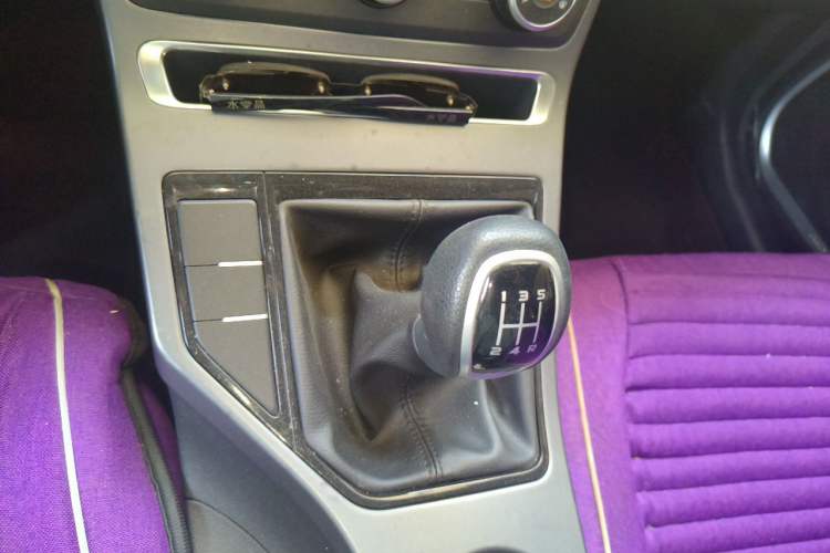Used Geely Auto Emgrand 2020 1.5L Manual Comfort Version Gear Lever