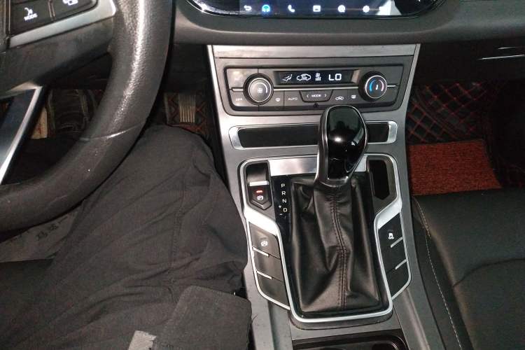 Used Geely Auto Emgrand 2020 1.5L CVT Luxury Model Gear Lever