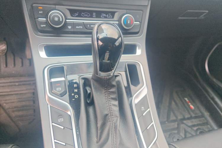 Used Geely Auto Emgrand 2020 1.5L CVT Luxury Model Gear Lever