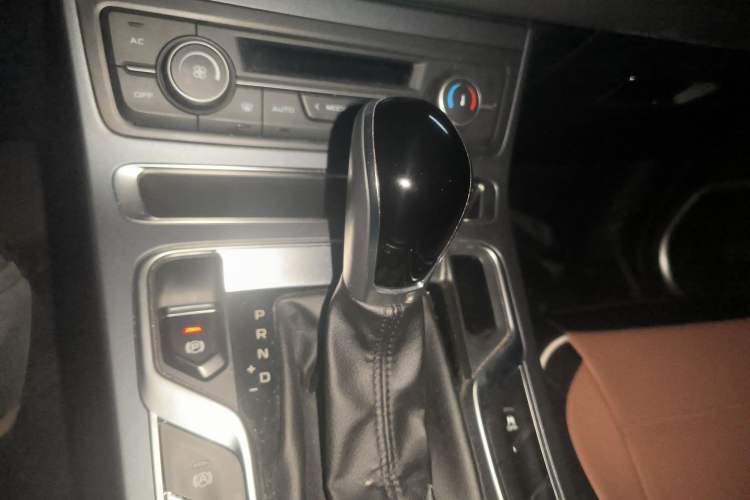 Used Geely Auto Emgrand 2020 1.5L CVT Upward Version Gear Lever