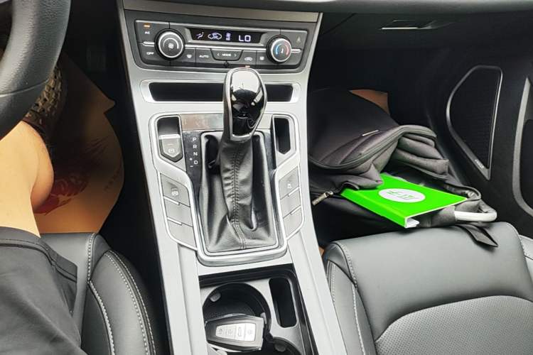 Used Geely Auto Emgrand 2020 1.5L CVT Luxury Model Gear Lever