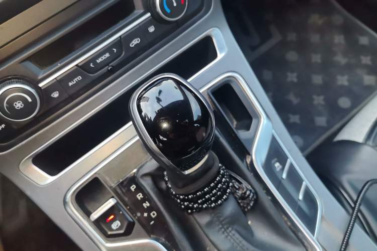 Used Geely Auto Emgrand 2020 1.5L CVT Luxury Model Gear Lever