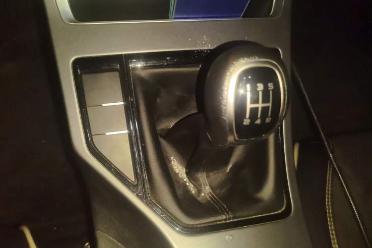Used Geely Auto Emgrand 2020 1.5L Manual Comfort Version Gear Lever
