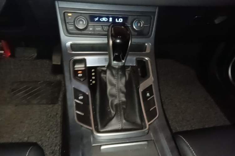 Used Geely Auto Emgrand 2020 1.5L CVT Luxury Model Gear Lever