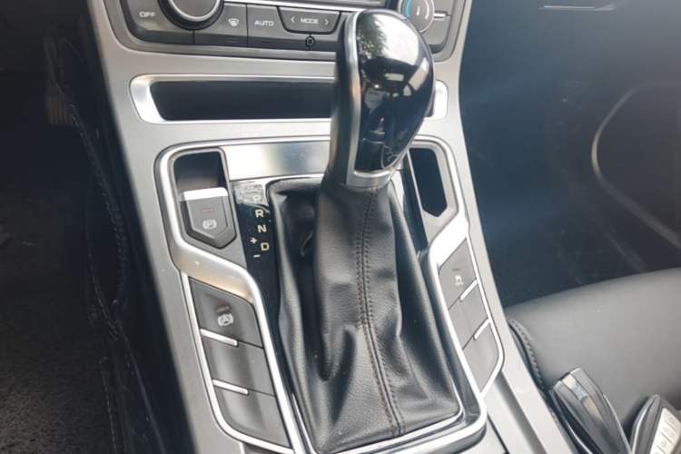Used Geely Auto Emgrand 2020 1.5L CVT Upward Version Gear Lever
