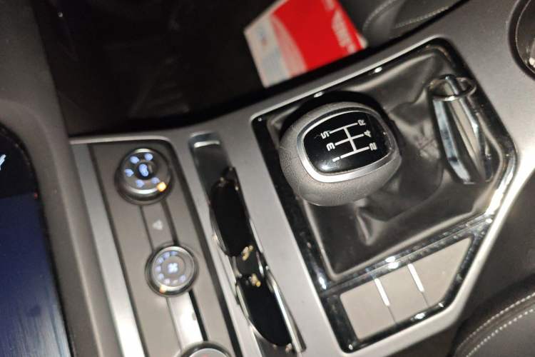 Used Geely Auto Emgrand 2020 1.5L Manual Comfort Version Gear Lever