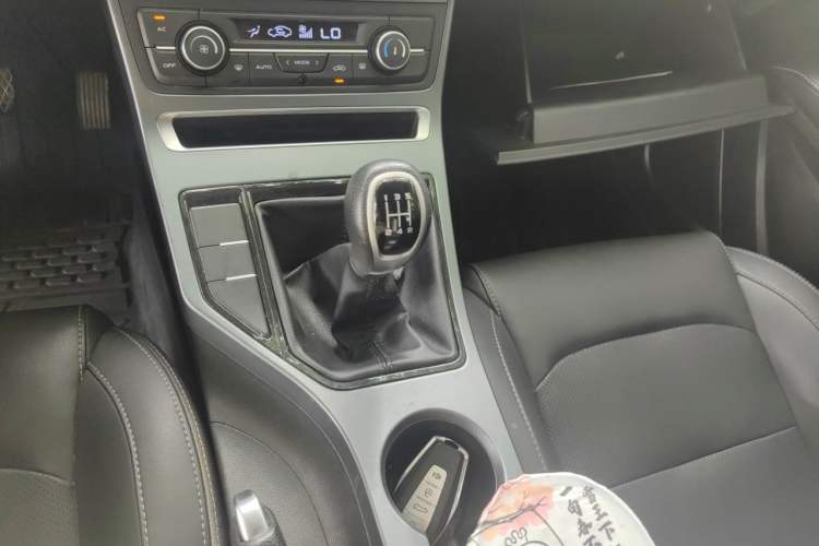 Used Geely Auto Emgrand 2020 1.5L Manual Luxury Model Gear Lever