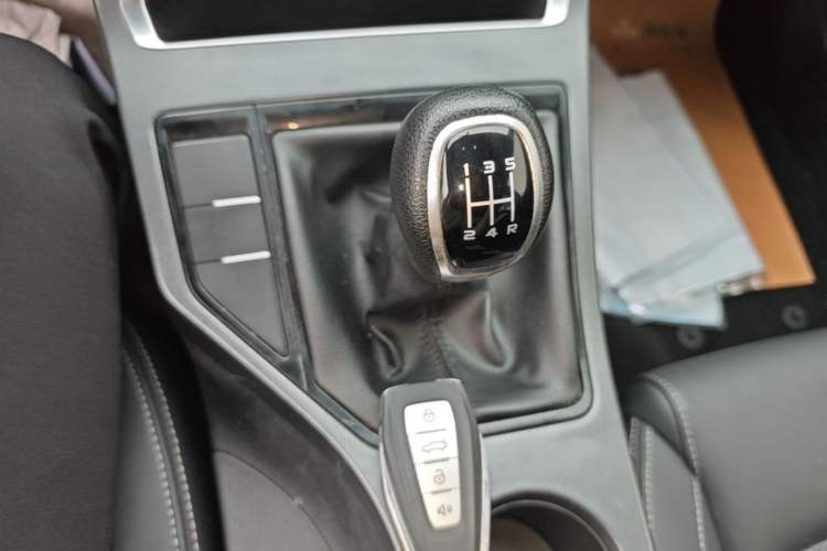 Used Geely Auto Emgrand 2020 1.5L Manual Comfort Version Gear Lever