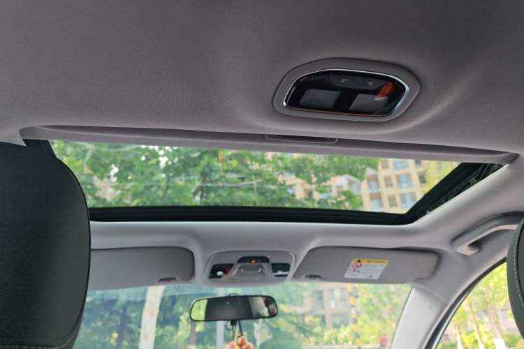 Used Geely Auto Emgrand 2020 1.5L CVT Luxury Model Headliner