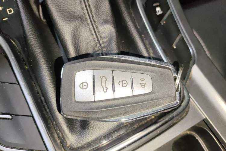 Used Geely Auto Emgrand 2020 1.5L CVT Luxury Model Interior 1