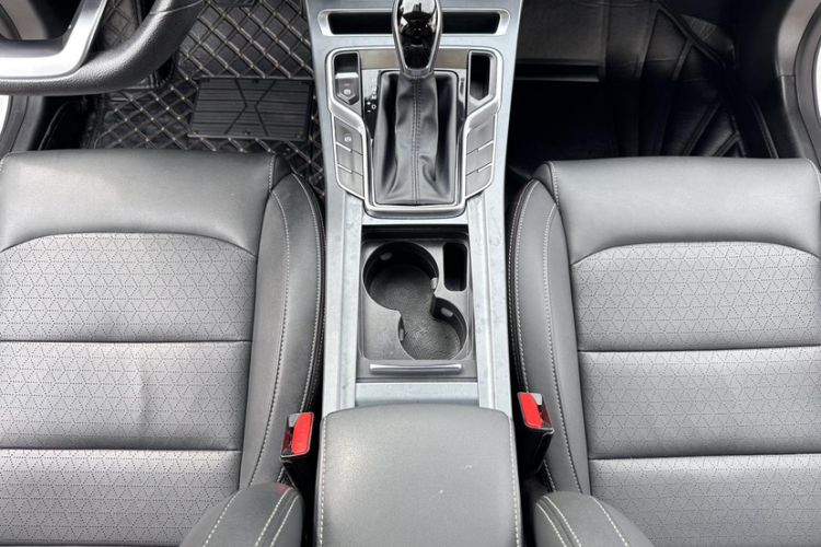 Used Geely Auto Emgrand 2020 1.5L CVT Upward Version Interior 11