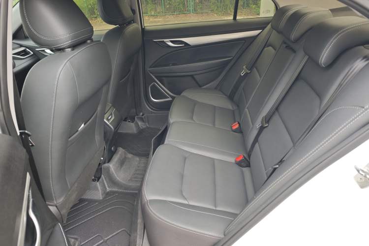 Used Geely Auto Emgrand 2020 1.5L CVT Luxury Model Interior 3