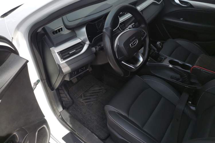Used Geely Auto Emgrand 2020 1.5L Manual Luxury Model Interior 3