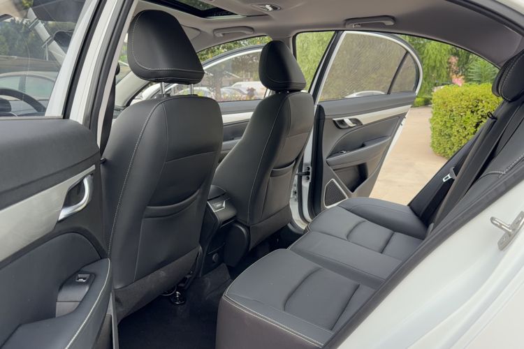 Used Geely Auto Emgrand 2020 1.5L CVT Luxury Model Interior 4