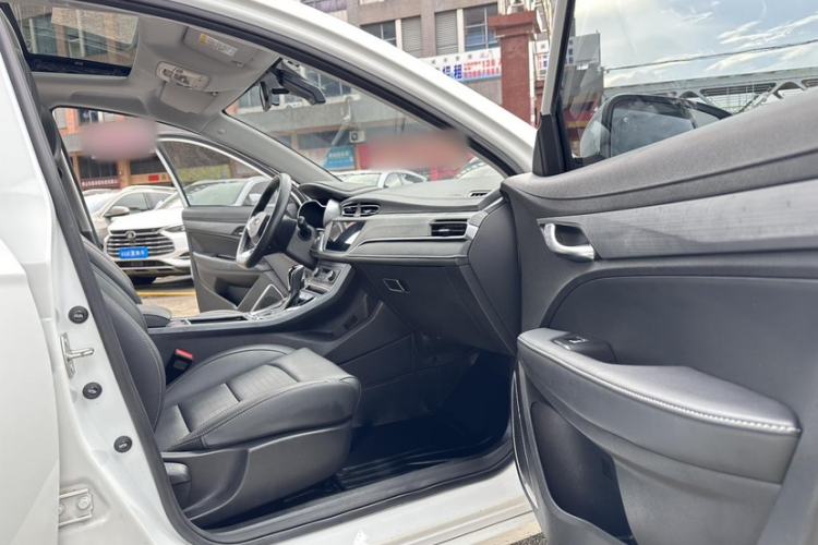Used Geely Auto Emgrand 2020 1.5L CVT Upward Version Interior 4