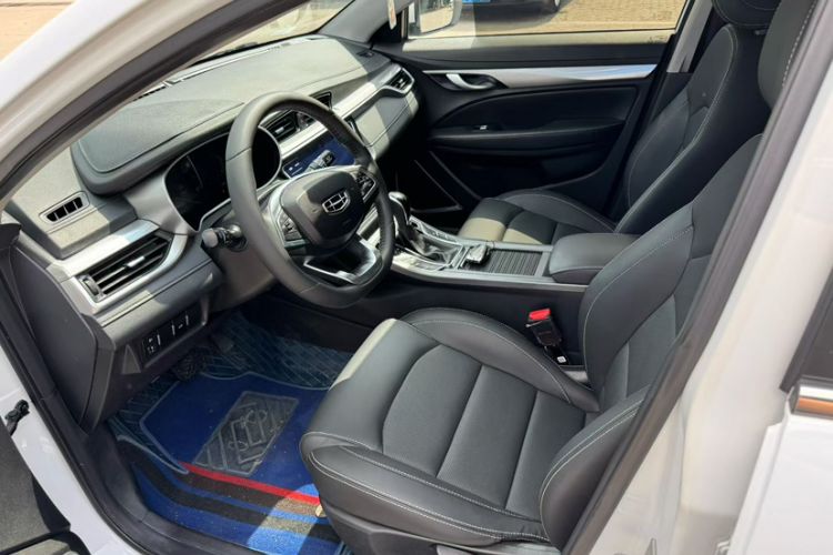 Used Geely Auto Emgrand 2020 1.5L CVT Upward Version Interior 5