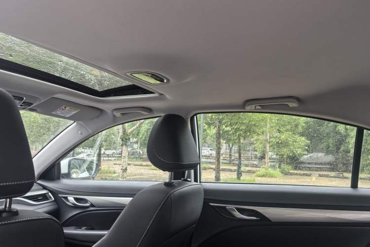 Used Geely Auto Emgrand 2020 1.5L CVT Luxury Model Interior 5