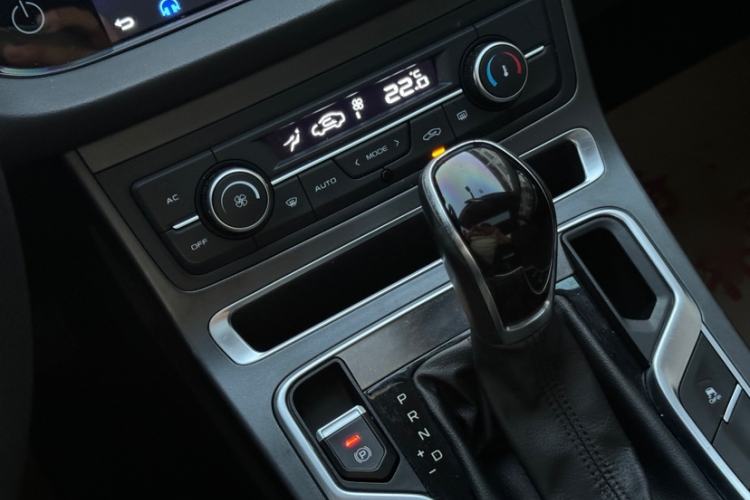 Used Geely Auto Emgrand 2020 1.5L CVT Luxury Model Interior 6