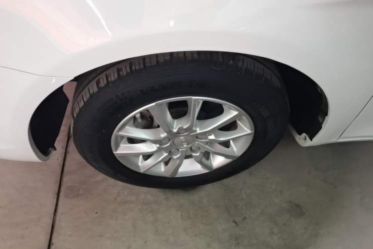 Used Geely Auto Emgrand 2020 1.5L Manual Luxury Model Left Front Wheel Hub