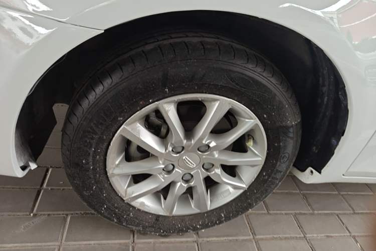 Used Geely Auto Emgrand 2020 1.5L Manual Luxury Model Left Front Wheel Hub