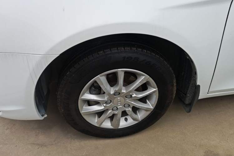 Used Geely Auto Emgrand 2020 1.5L Manual Comfort Version Left Front Wheel Hub