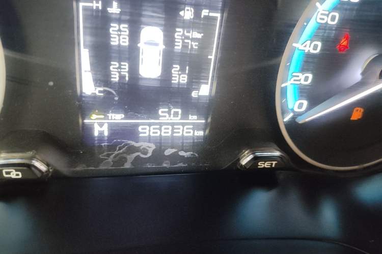 Used Geely Auto Emgrand 2020 1.5L Manual Luxury Model Odometer Close Up