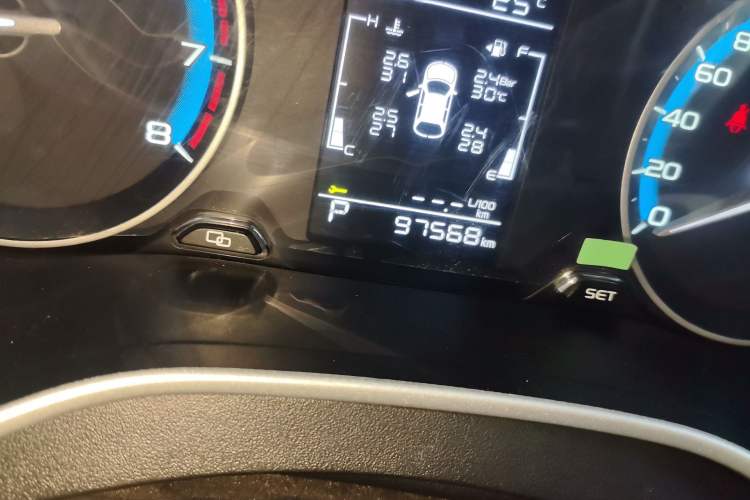 Used Geely Auto Emgrand 2020 1.5L CVT Luxury Model Odometer Close Up