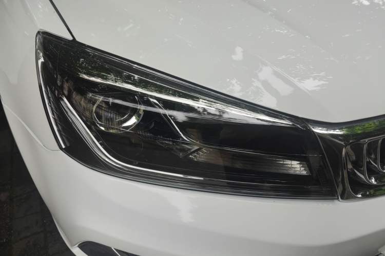 Used Geely Auto Emgrand 2020 1.5L Manual Luxury Model Right Front Headlight